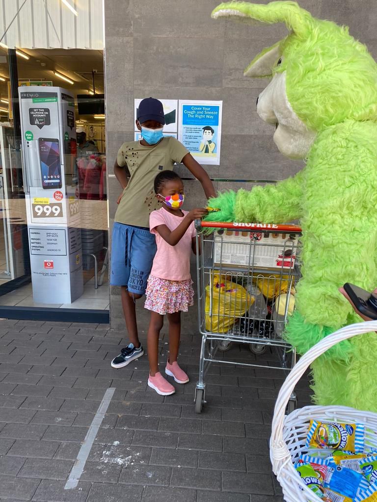 Crowd engagement at mall